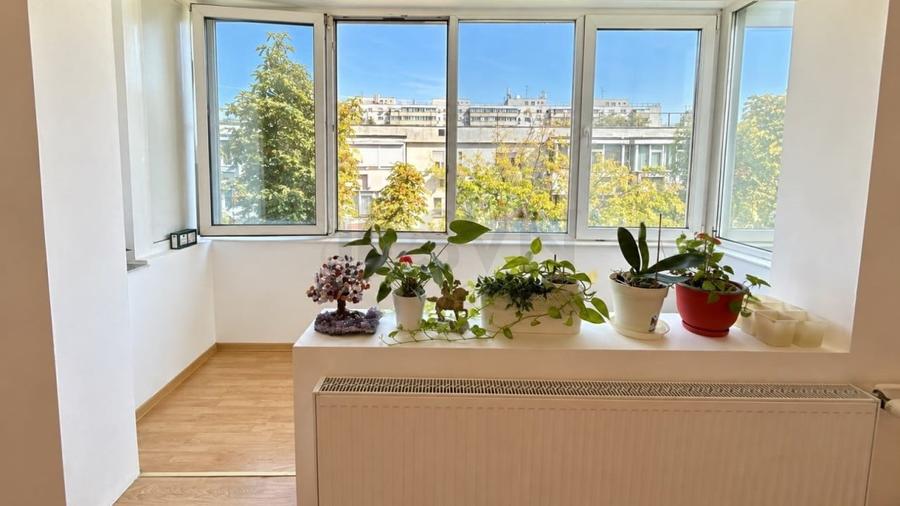 Apartament cu 2 camere decomandat în Tei