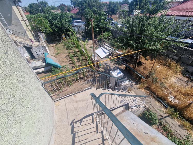 Casă individuală cu 4 camere cu Canalizare în Km 4-5
