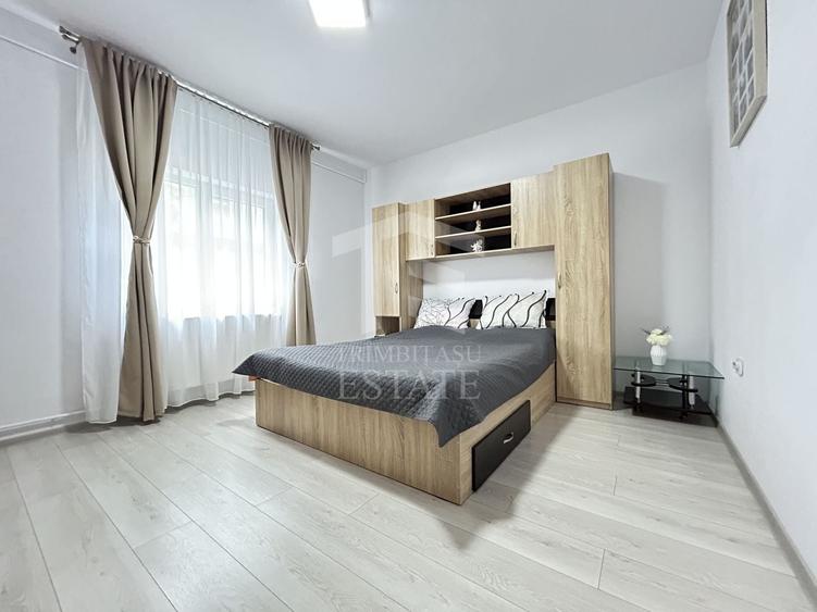Casă individuală cu 10 camere cu Canalizare în Sud
