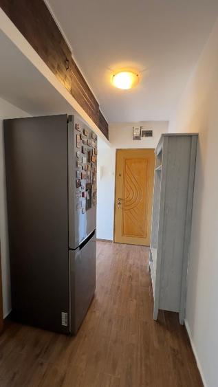 Apartament cu 2 camere semidecomandat, mobilat în Girocului