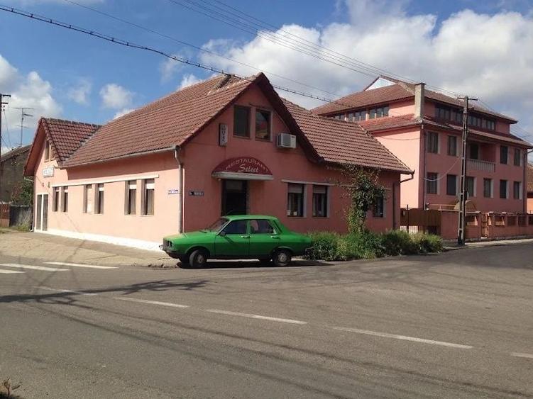 Spațiu comercial, de 1,000 mp, în Central