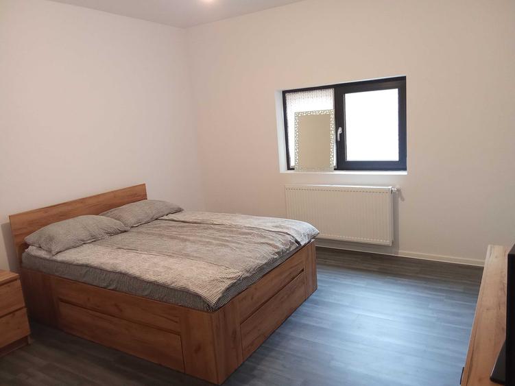 Casă cu 4 camere decomandat în Central