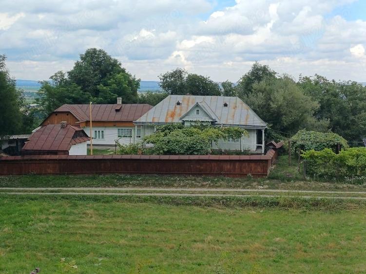 Casă cu Teren 2822 Mp în Răucești