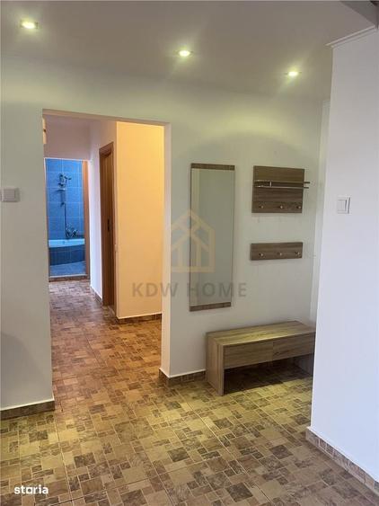 Apartament cu 3 camere decomandat în Tei