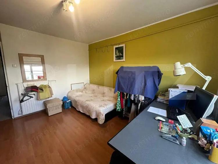 Apartament cu 3 camere decomandat, mobilat în Central