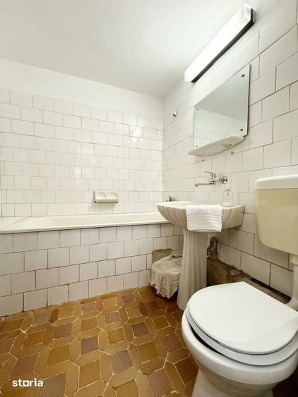 Apartament cu 3 camere decomandat, mobilat în Tei