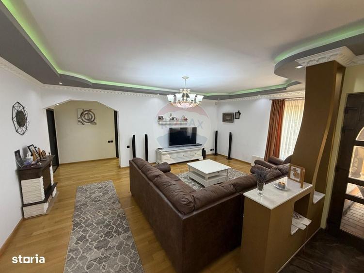 Casă cu 4 camere cu Teren 557 Mp în Central