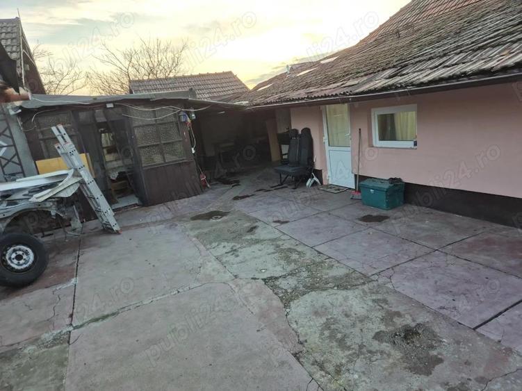 Teren 698 mp, casa veche , Zona linistita ,utilitati, Centrala gaz - 3