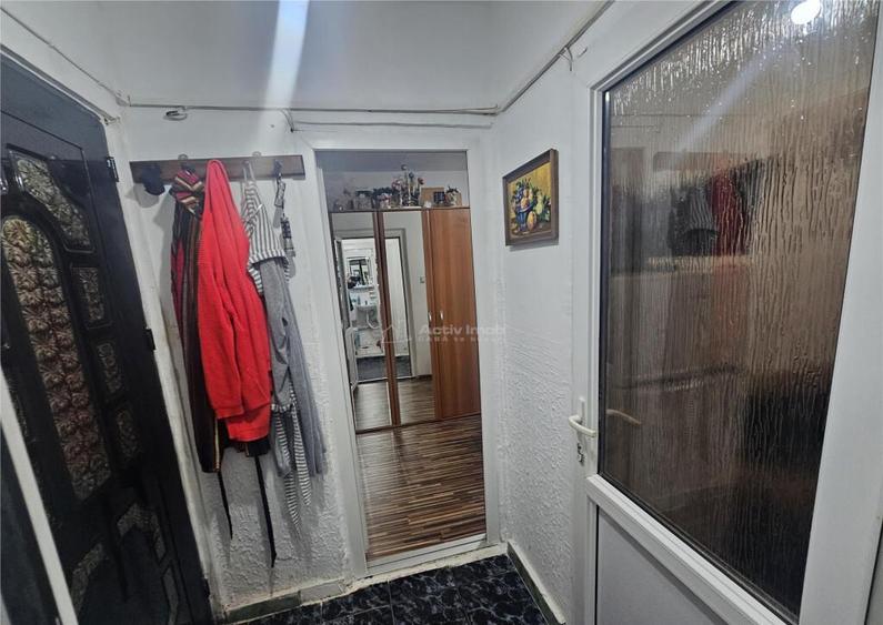 Resita, Garsoniera Mobilata Utilata, Parter, Calea Caransebe - 11