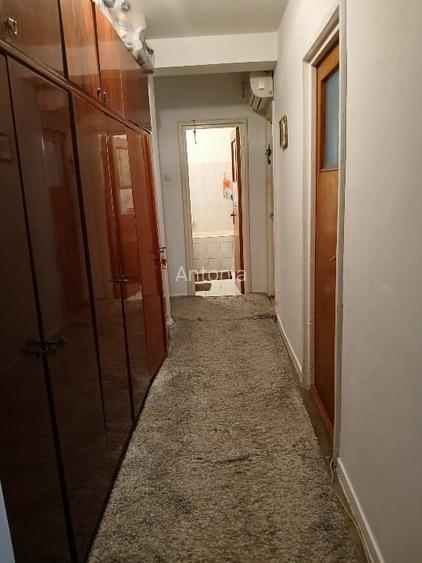 Vând apartament 4 camere Tomis Nord. Vând apartament 4 camere Tomis Nord.