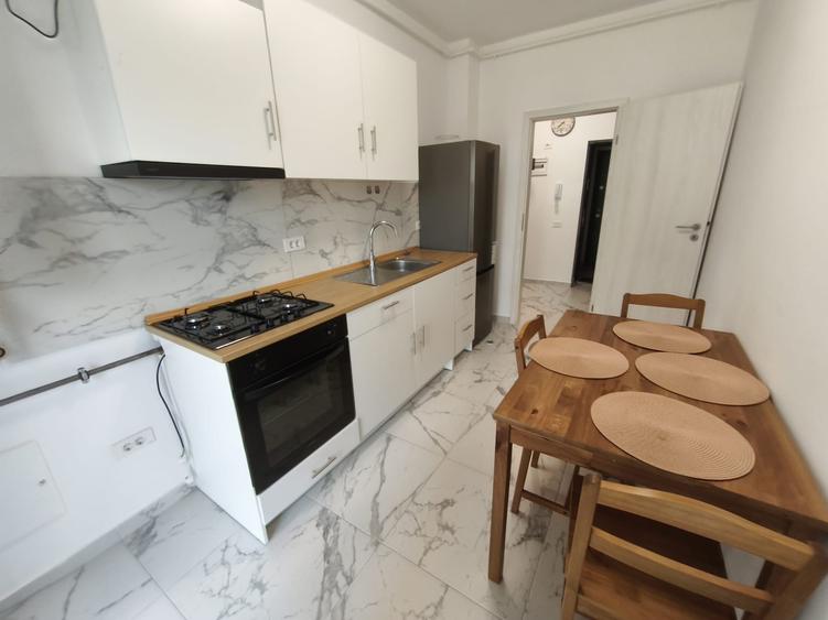 Apartament cu 2 camere decomandat în Central