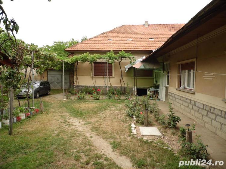 Casa de vanzare cu terenuri - 2
