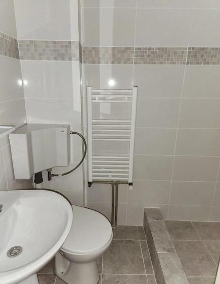 Garsoniera moderna 30 mp complet mobilata(balcon 9 mp amenajat) + loc de parcare privat - 1