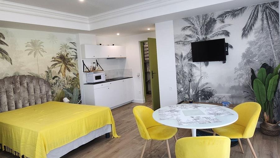 Apartament 2 camere Mamaia Nord cu vedere frontala la mare - 11