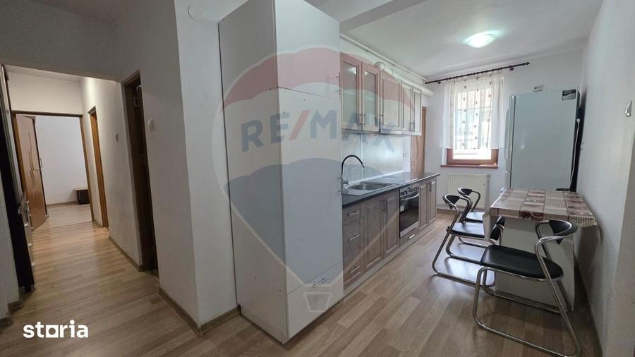 Apartament cu 3 camere de inchiriat Medias, str Cibin - 9