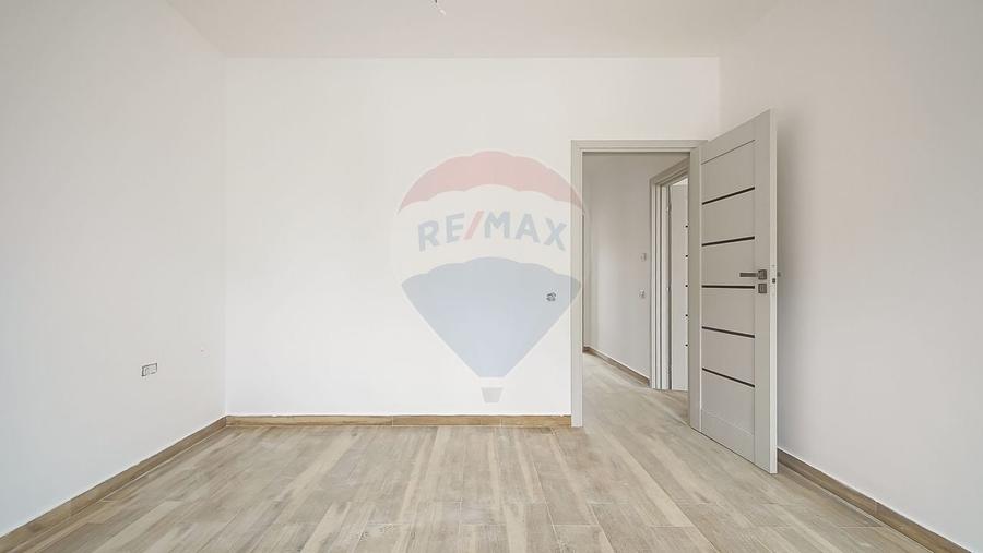 Duplex cu 4 camere cu Teren 250 Mp în Sud-Est