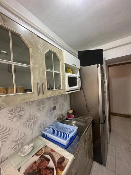 Inchiriez Apartament cu 3 Camere - 10