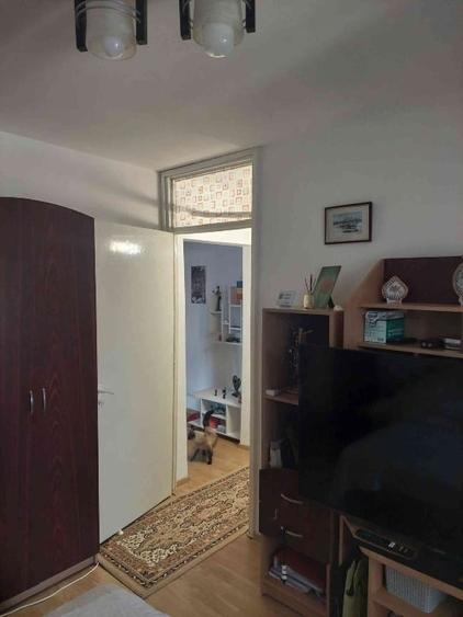 Vând apartament 2 camere decomandat zona Podgoriilor - 1