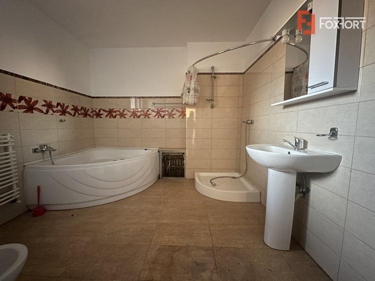 Casa individuala cu 10 camere si piscina, in Dumbravita - ID V5614 - 11