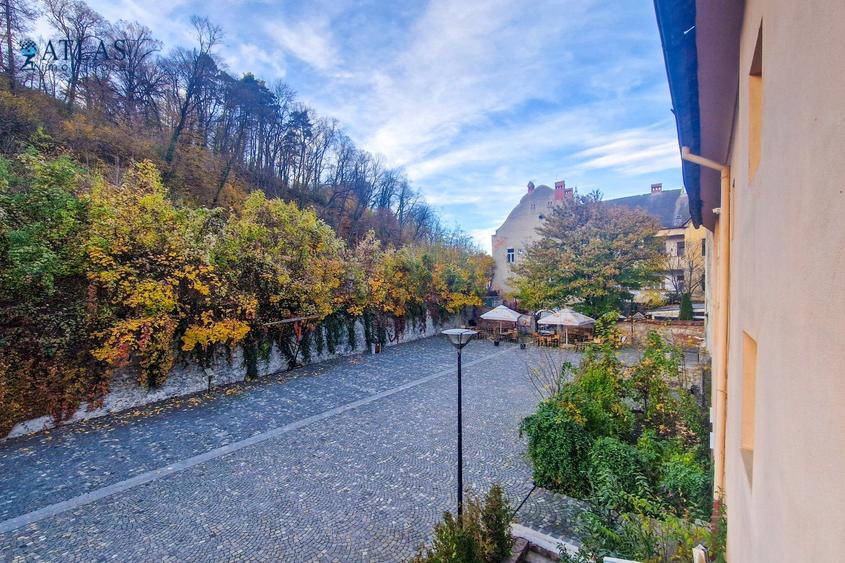 Piata Sfatului-Piata Brassai, 2 cai de acces, vedere padure, 57 mp, comision 0% - 1