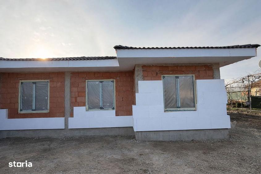 Comision 0% Duplex Albina construc?ie din caramida, 74 mp utili, teren - 6