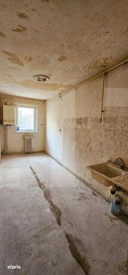 Apartament cu 3 camere, 72 mp, etaj 1, ideal pentru renovare - Simeria - 3