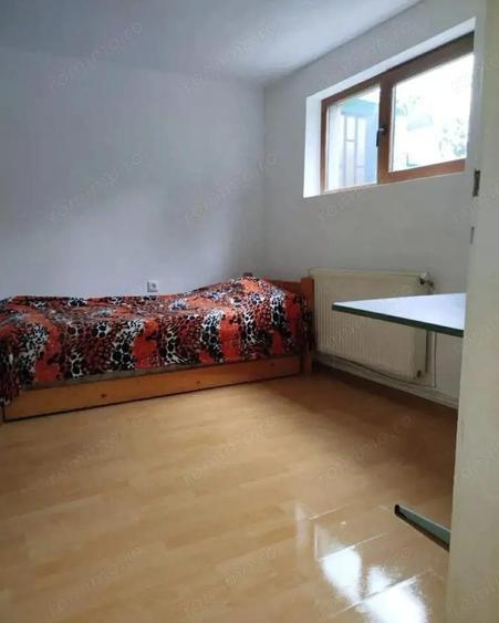 Central - Vanzare casa 5 camere - Str. Bradului - 2