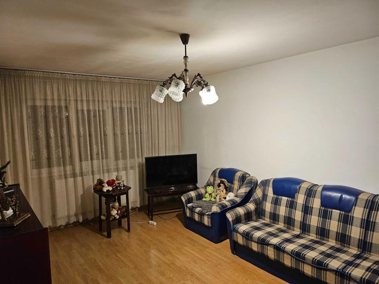 Apartament cu 3 camere decomandat,zona apusului sector 6. - 3
