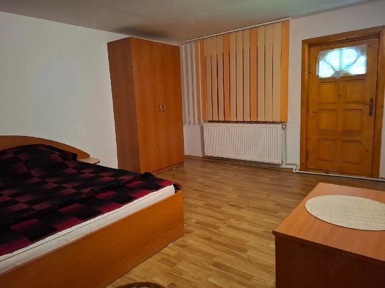 Casă cu Teren 800 Mp în Lepșa