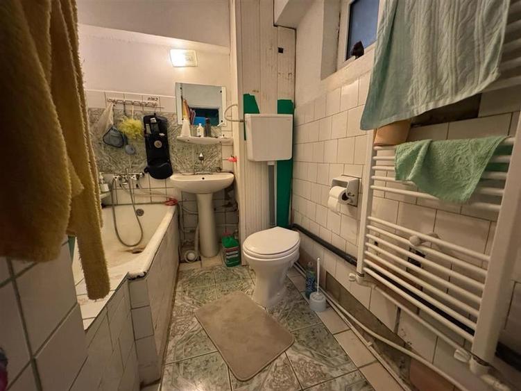 Apartament 3 camere zona centrala , etaj 7, pret 63.000 Euro neg. - 11