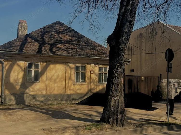Casa ultracentrala, Oradea loca?ie premium, poten?ial excelent - 1