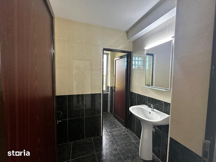 Spațiu comercial, de 9,443 mp, în Vest