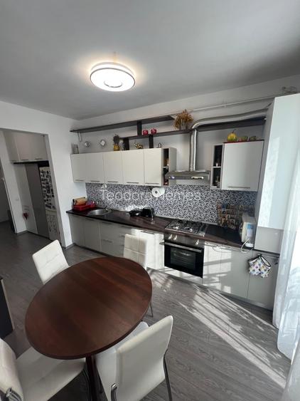 Apartament de 2 camere, docomandat, zon Porii, Floresti