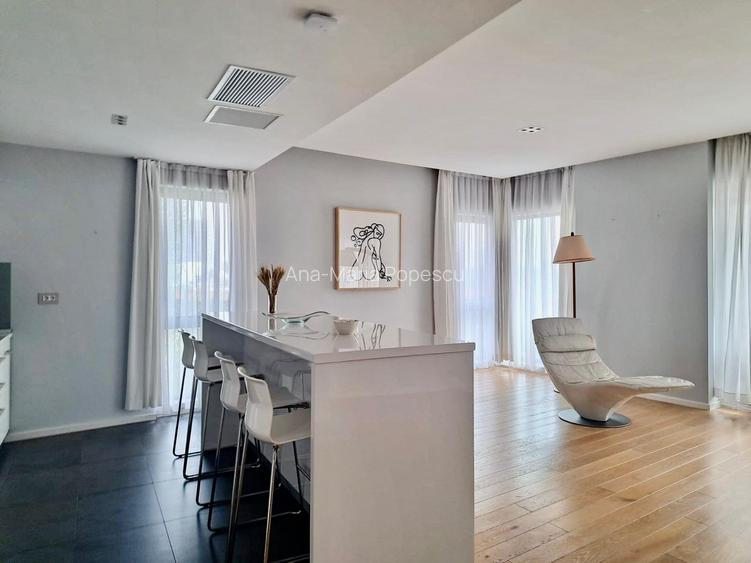 Apartament cu 4 camere decomandat în Herăstrău