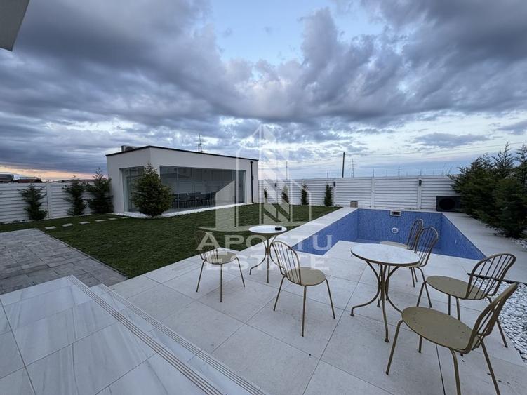 Vila de lux cu piscina incalzita de vanzare in Mosnita Noua | 4 camere - 27