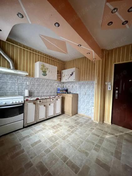 Vand apartament cu 3 camere in Micro 13 B, Gala?i 57000 Negociabil Vand apartament cu 3 camere in Micro 13 B, Gala?i 57000 Negociabil