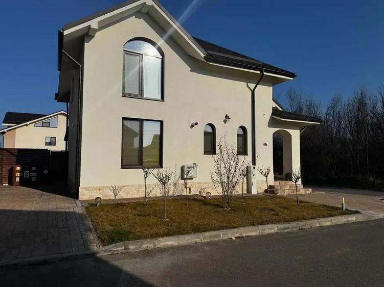 Casă cu etaj și grădină, în ansamblul Paladin Residence - Corbeanca - 9