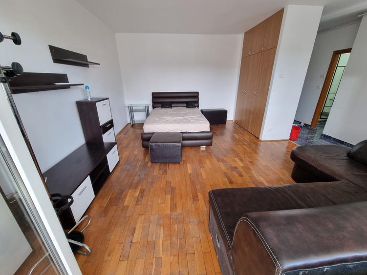 Garsoniera Unirii Bulevard,cu centrala proprie, bloc mixt an 2005 - 5