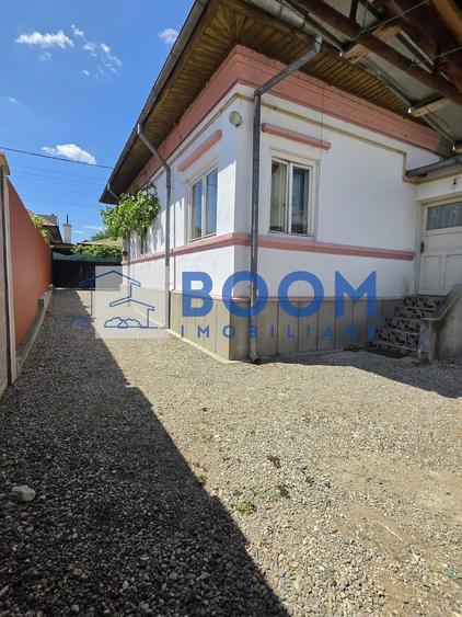 Casă cu 4 camere cu Teren 403 Mp în 1 Mai