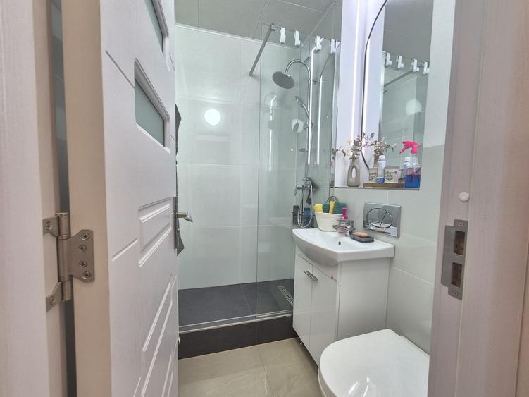 Vanzare Apartament 2 camere cochet mobilat si utilat complet de lux - 10