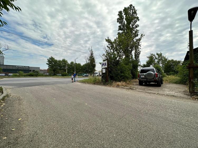 Teren/ platforma, 700mp, front 70m Calea Chisinaului - 6