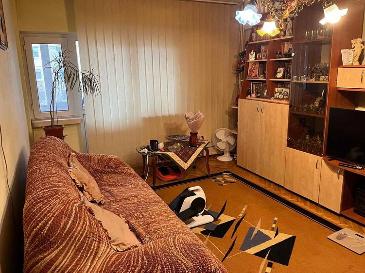 APARTAMENT ULTRACENTRAL - 3 camere, decomandat - 2