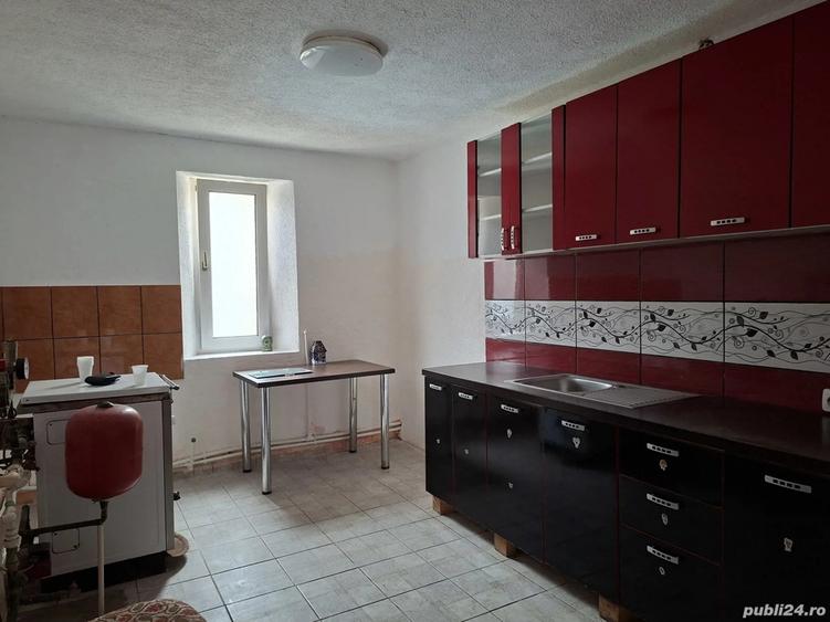 casa de vanzare sau la schimb cu casa in reintra casa este in maureni - 7