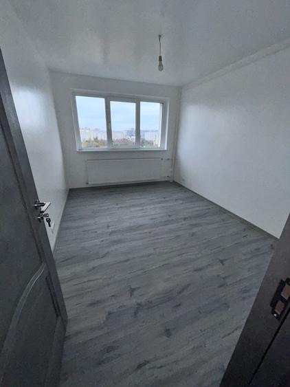 DRISTOR apartament renovat complet ,peste drum de park lake - 12