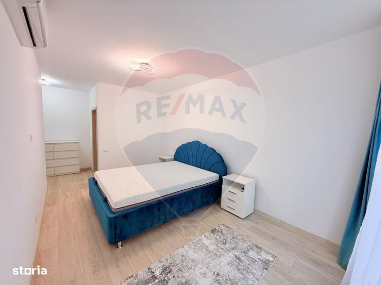 Apartament cu 3 camere decomandat în Roșu