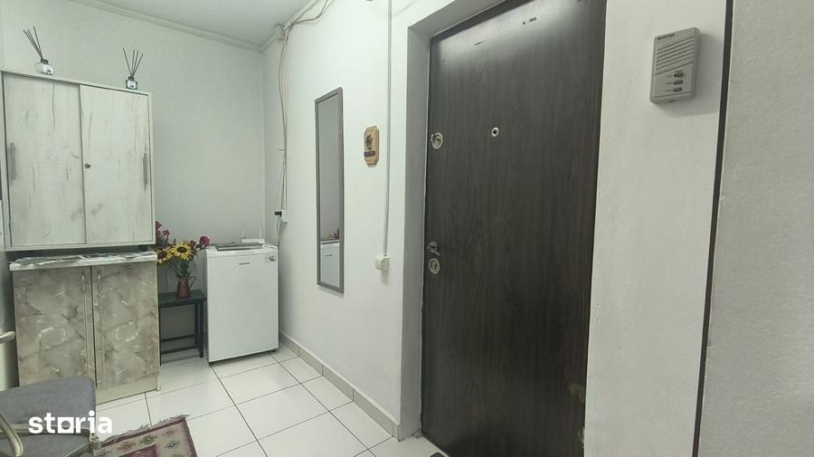 Apartament cu 4 camere decomandat în Piața Centrală