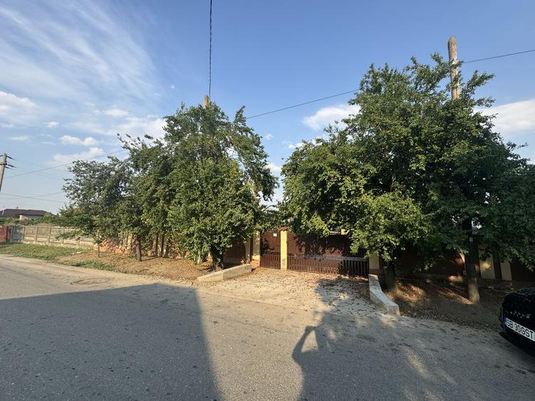 Casa de vanzare comuna Peretu zona centrala - 3