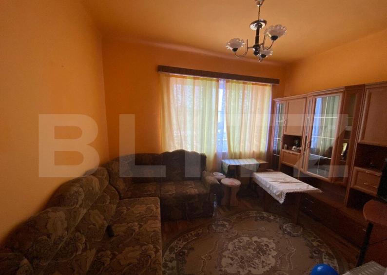 Casa de 284 mp, impartit in 3 apartamente, teren 503 mp, Gri - 1