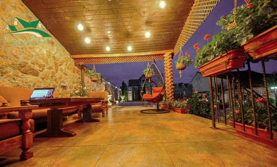 Vand casa vila D+P+M, cu piscina, in Arad, zona Gradiste - 1