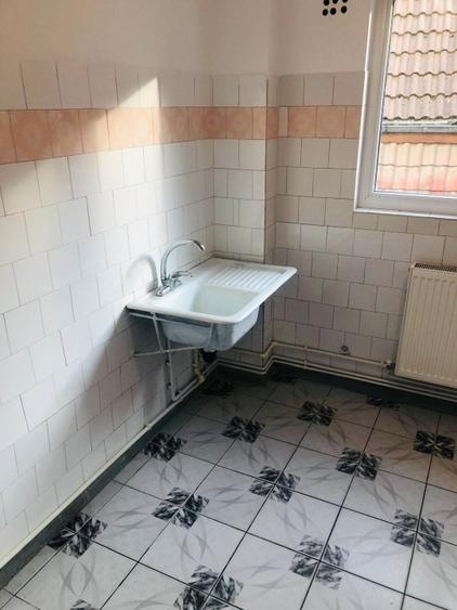 Vand apartament cu 2 camere Rovine - 3